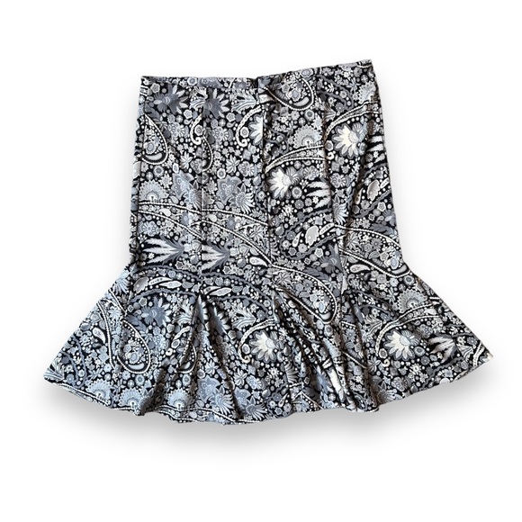 Dkny Dresses & Skirts - DKNY Fit & Flare Skirt Women’s Size Medium Back Zip